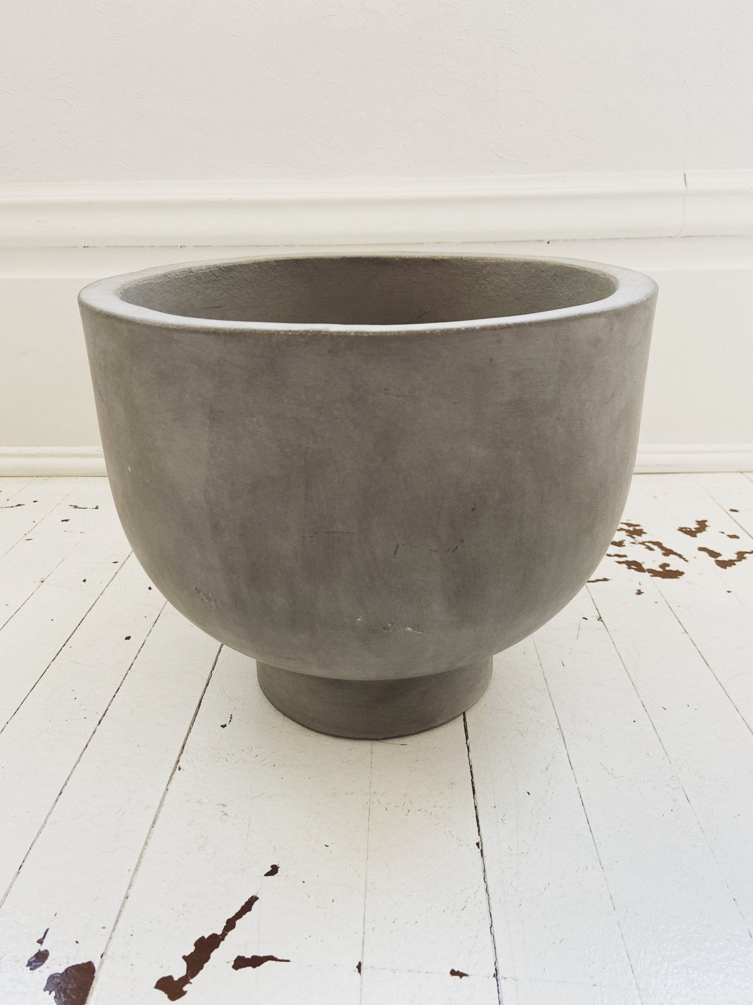 Cement Newport Compote