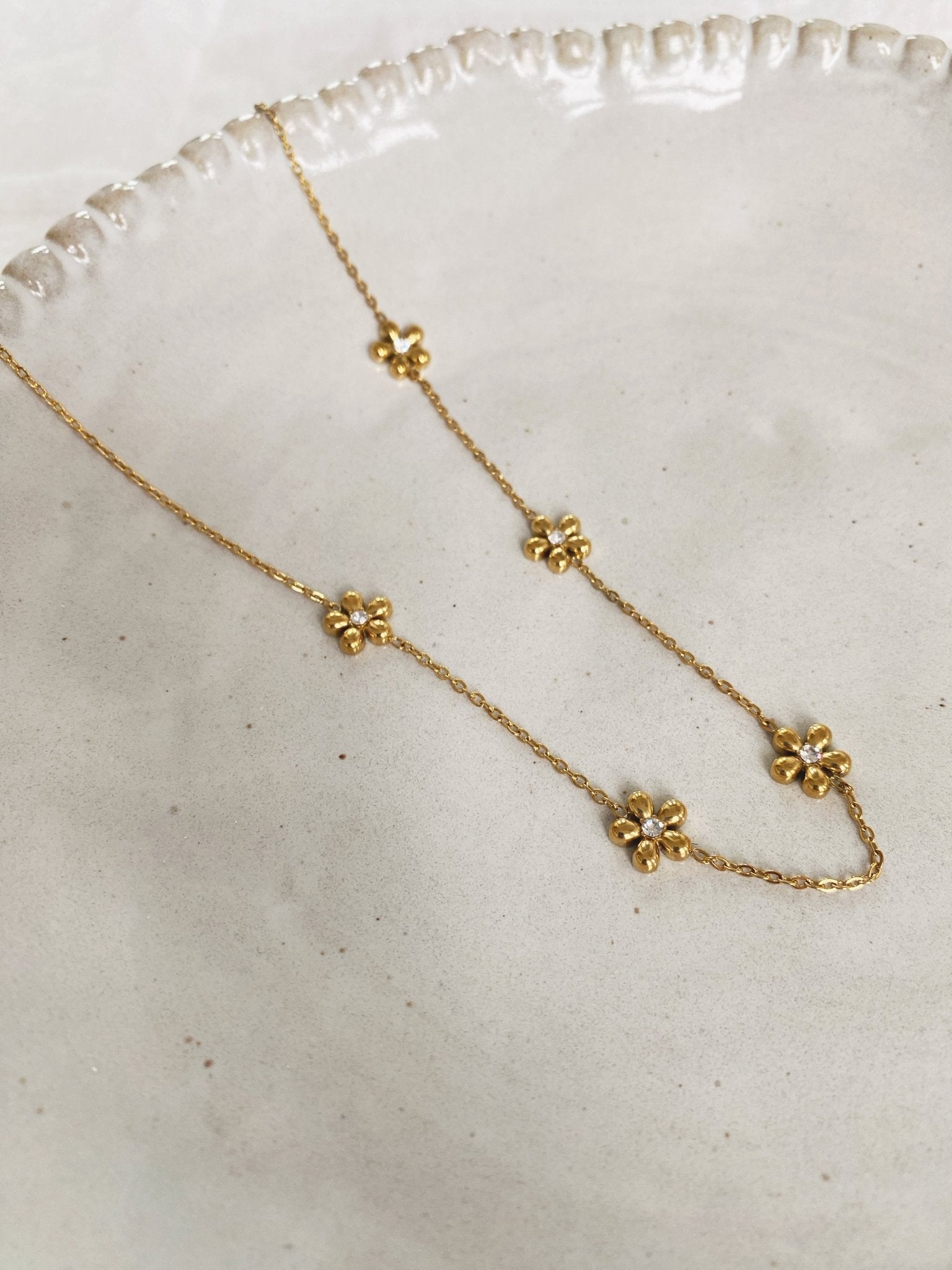 Daisy Flower Necklace, Gold Plated