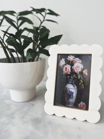 Scalloped Resin Photo Frame