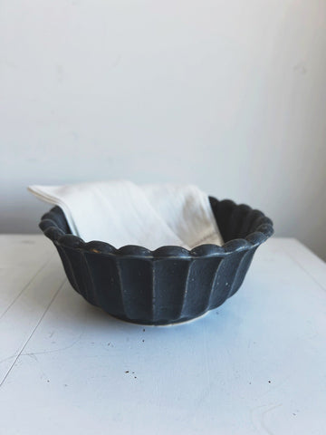 Stoneware Flower Pleated Bowl