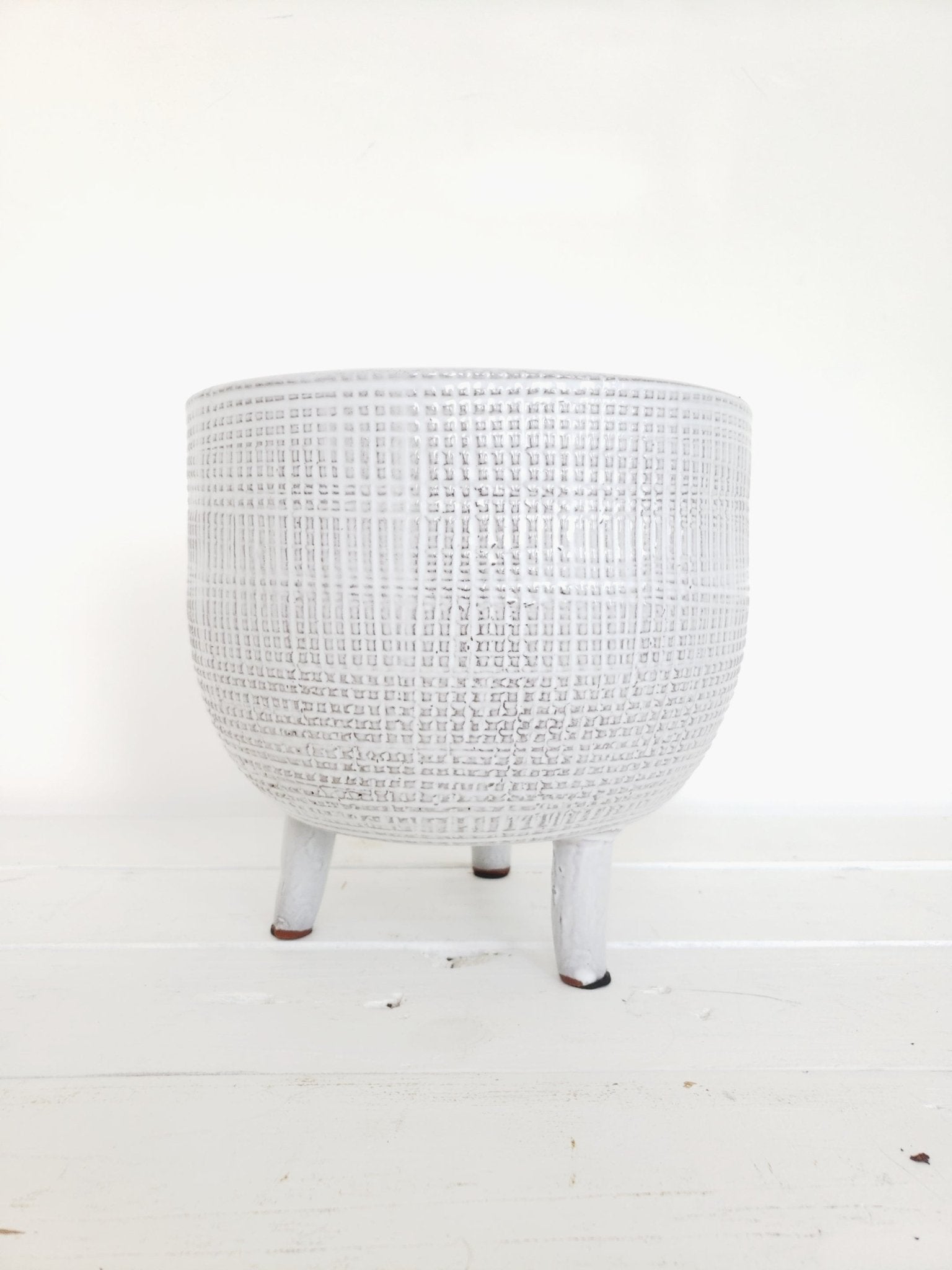 Textured Planter w/ Feet