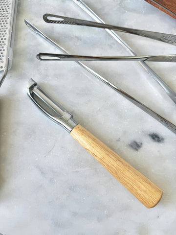 Wooden Handled Peeler